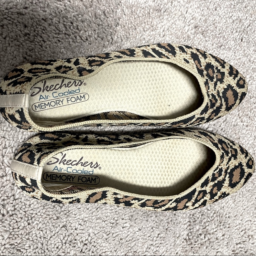 Leopard print Skechers flats. Size 9.5